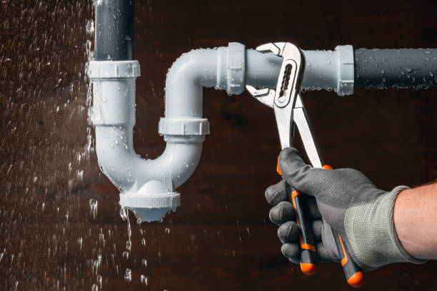 Professional Leak Detection technician working in South Lyme, CT